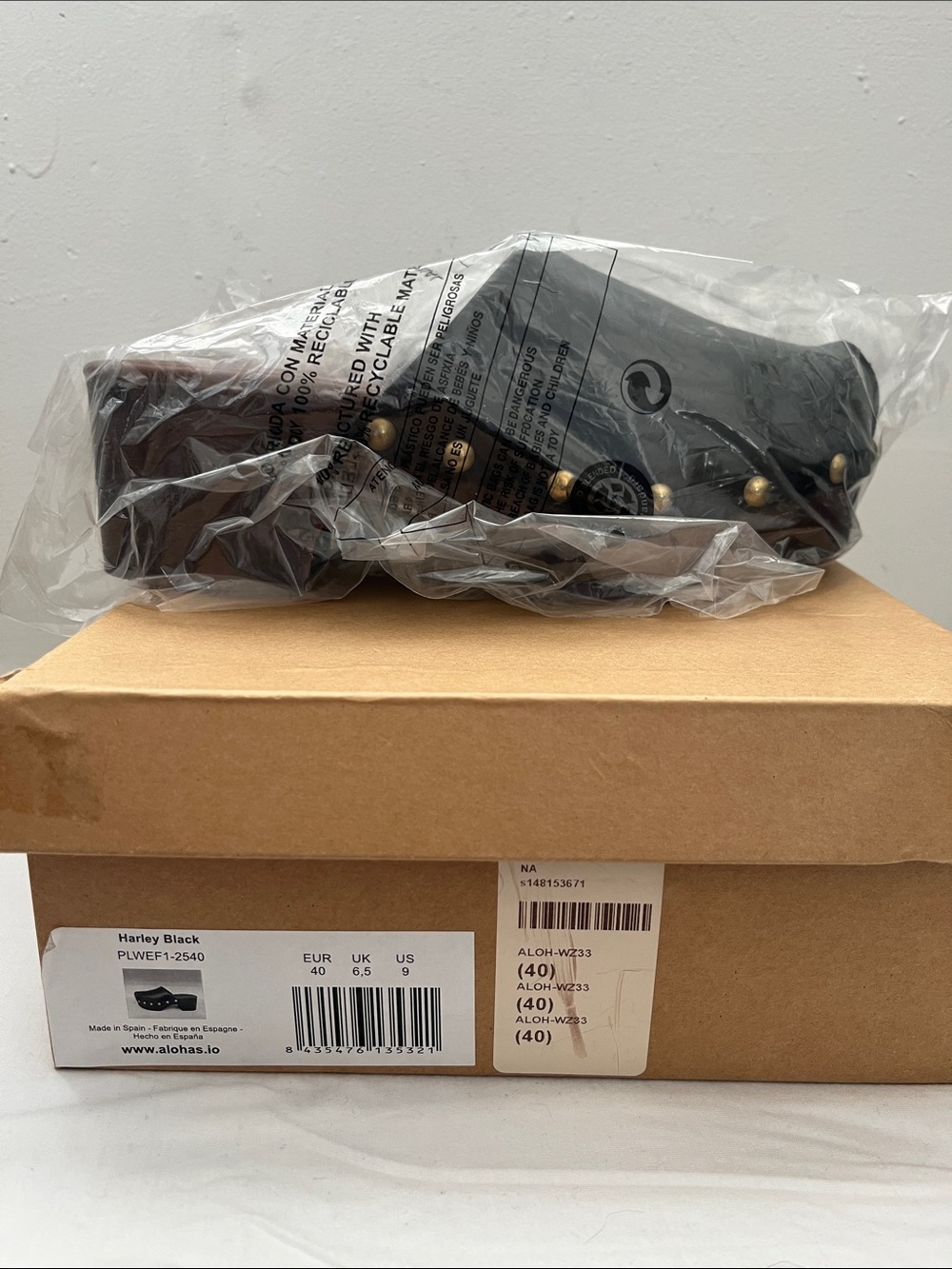 ALOHAS Black Studded Leather Sandals